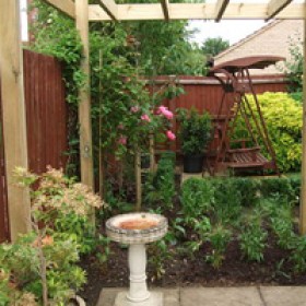 200x200-urban-rural-landscapes-case-small-overlooked-garden10