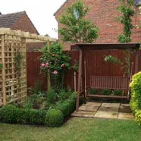 200x200-urban-rural-landscapes-case-small-overlooked-garden8